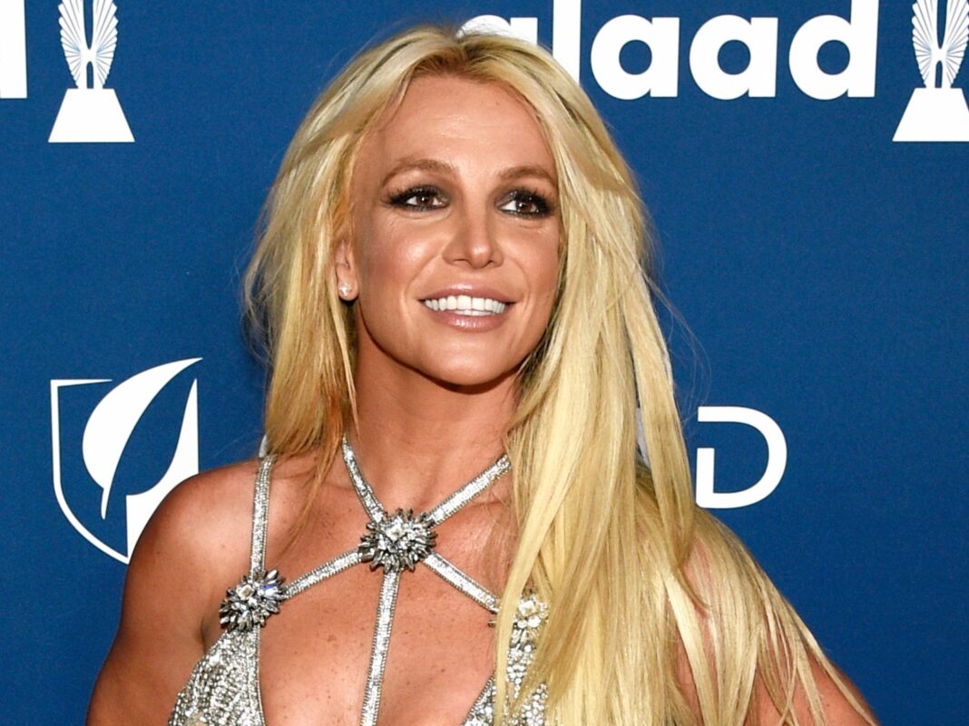 Britney Spears: Topless Ban, Unraveling the Tabloid Tale