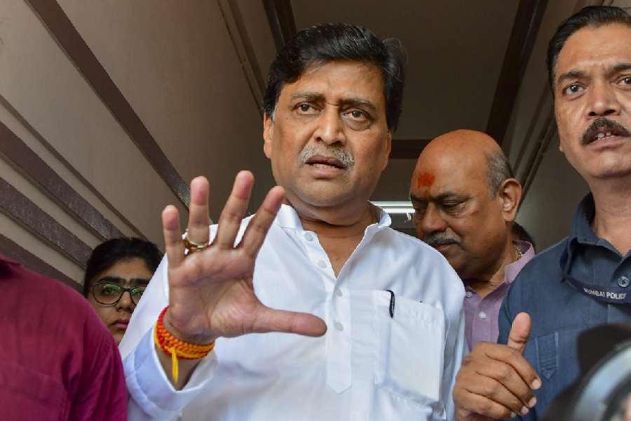 Ashok Chavan: महाराष्ट्र में राजनीतिक समीकरण और चुनौतियाँ