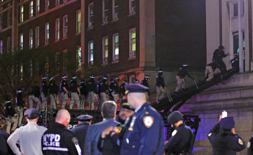 Police enter Columbia University's Hamilton Hall amid pro-Palestinian protests